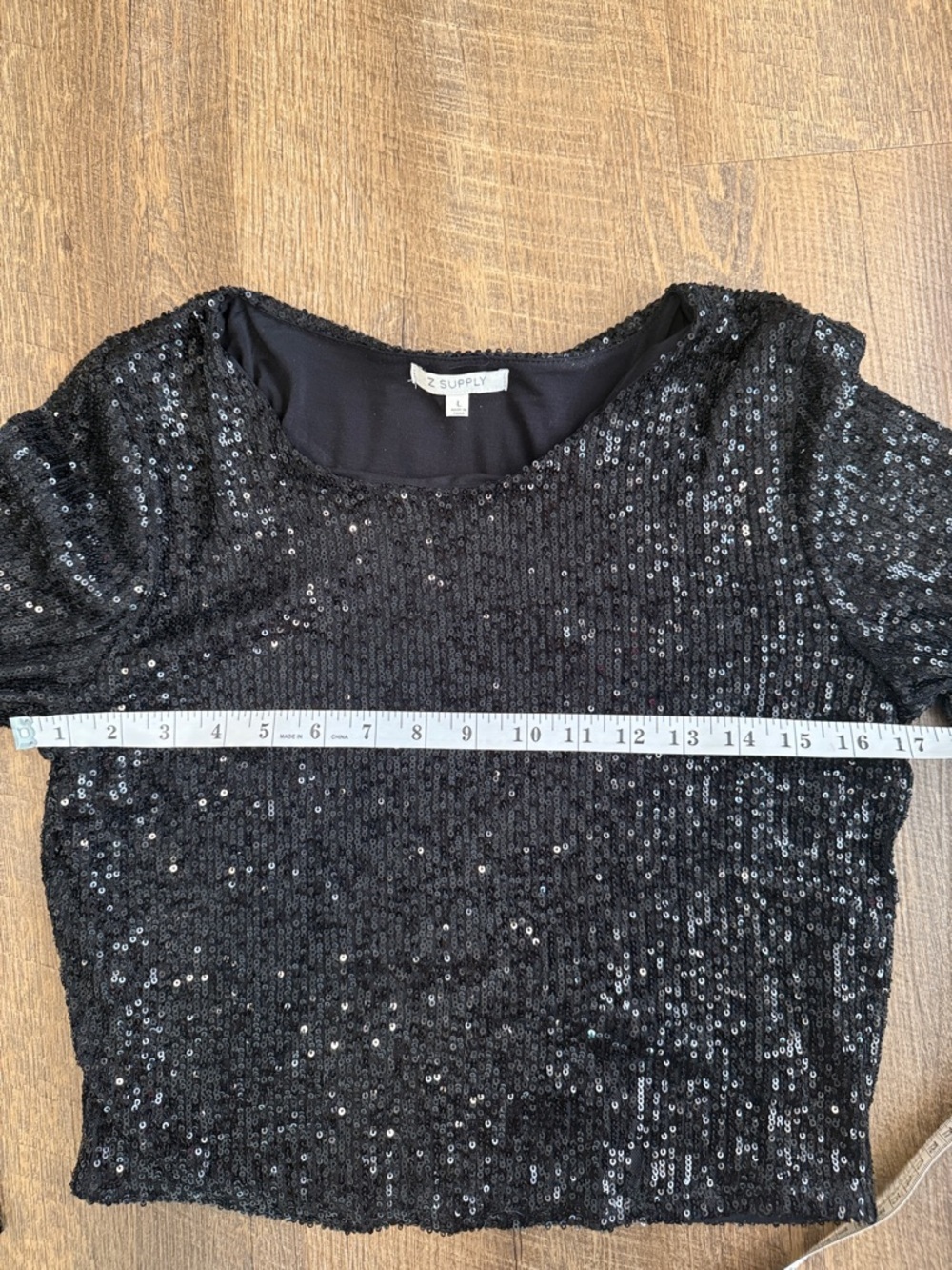 Z Supply Women’s Aurora Black Sequin Long Sleeve Crop Top Size Large - Picture 10 of 13